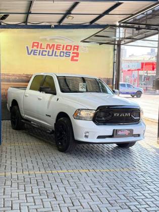 RAM CLASSIC 5.7 V8 GASOLINA LARAMIE CD 4X4 AUTOMÁTICO